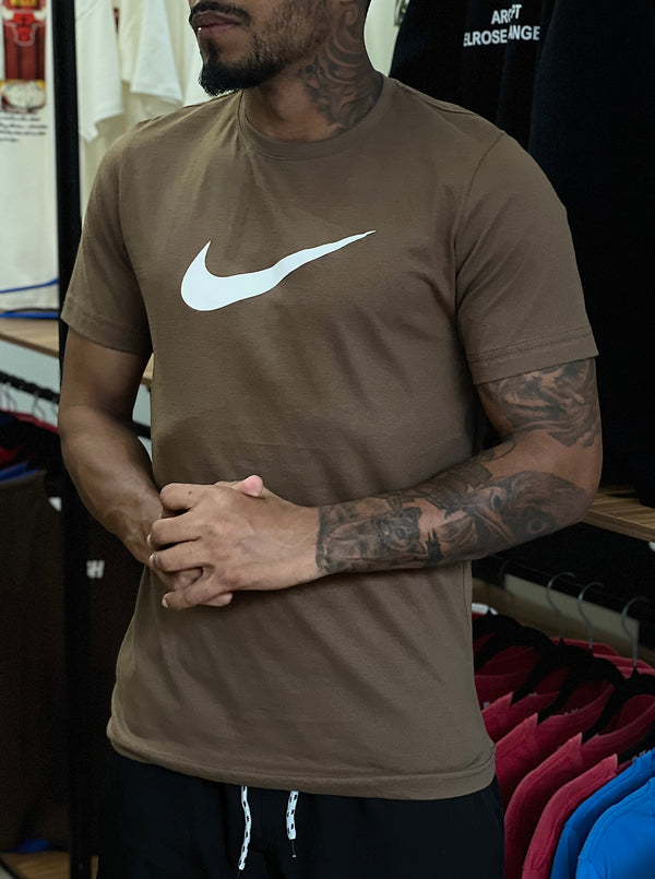 CAMISETA NIKE LOGO