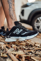 NEW BALANCE 9060 PRETO E BRANCO