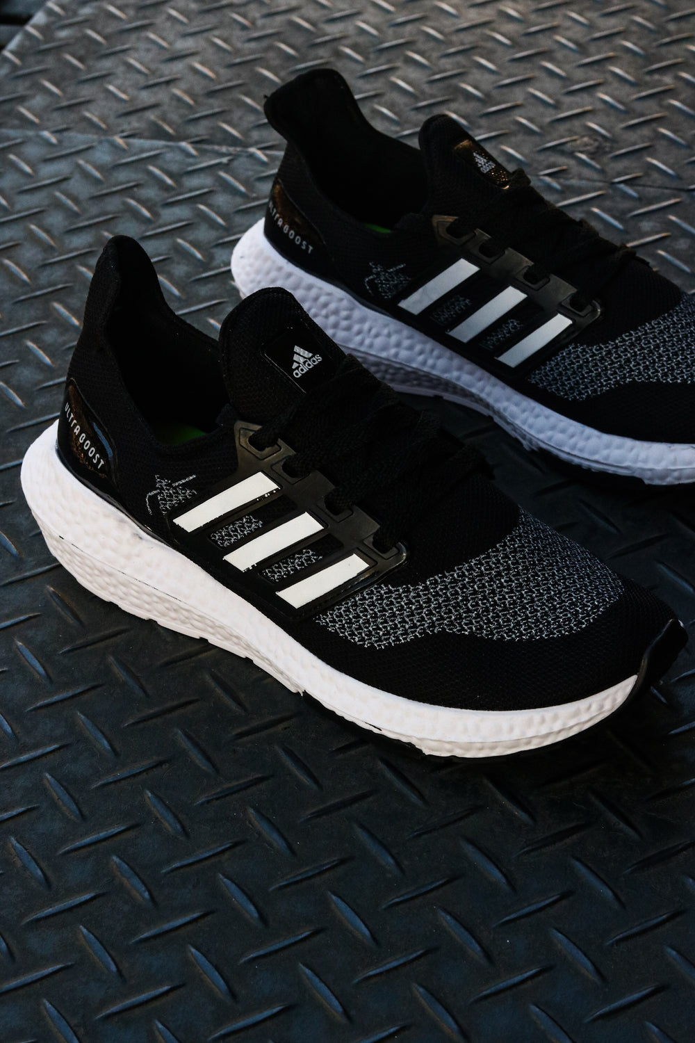 ADIDAS ULTRABOOST
