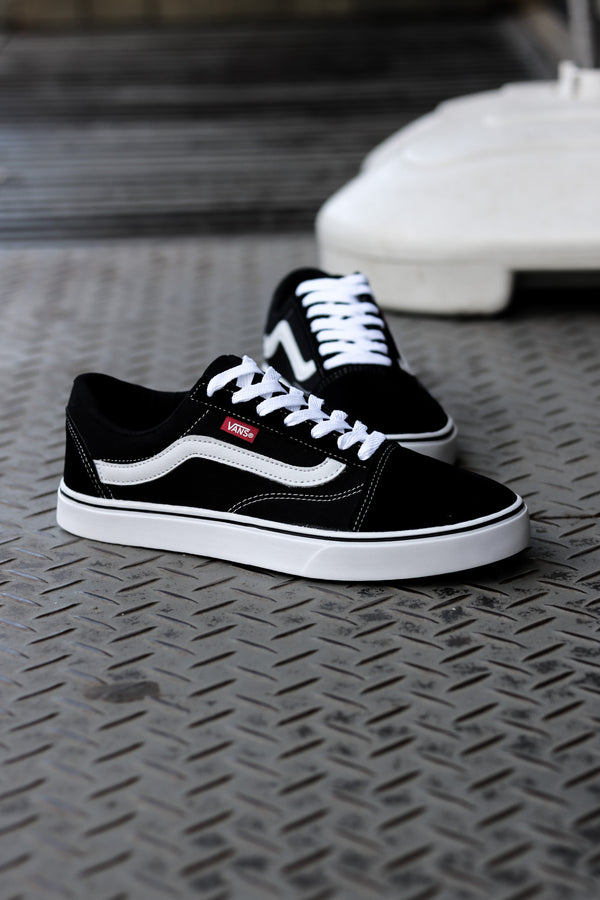 VANS OLD SKOOL PRETO E BANCO