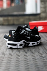 AIR TN PRETO E BRANCO