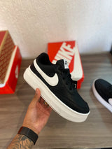 NIKE COURT VISION