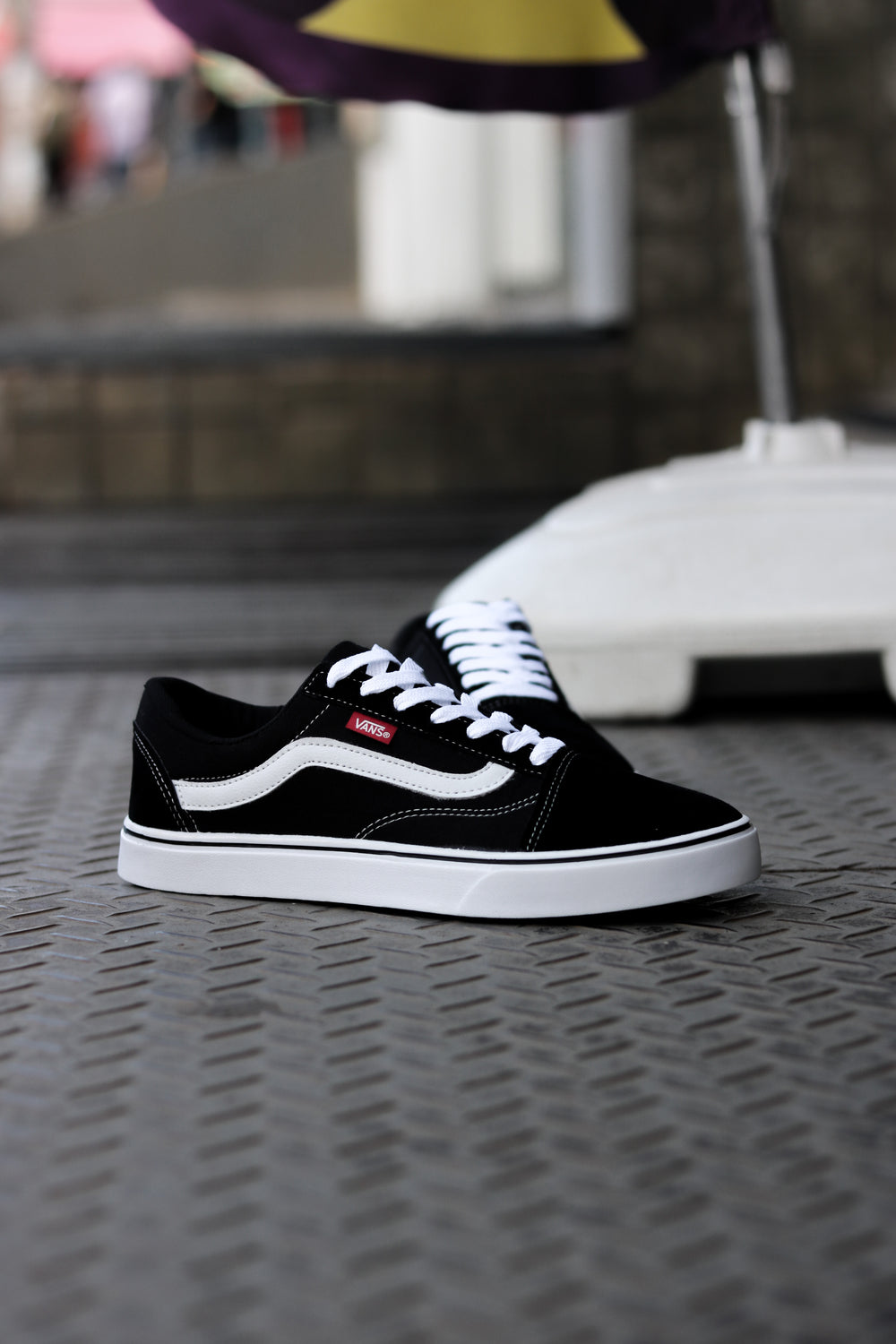 VANS OLD SKOOL PRETO E BANCO