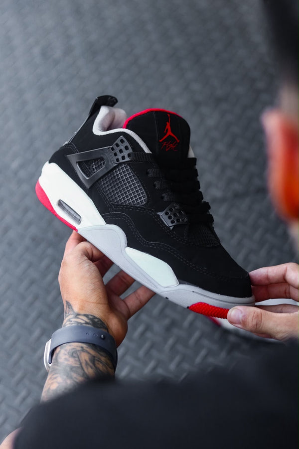 JORDAN 4 RETRO