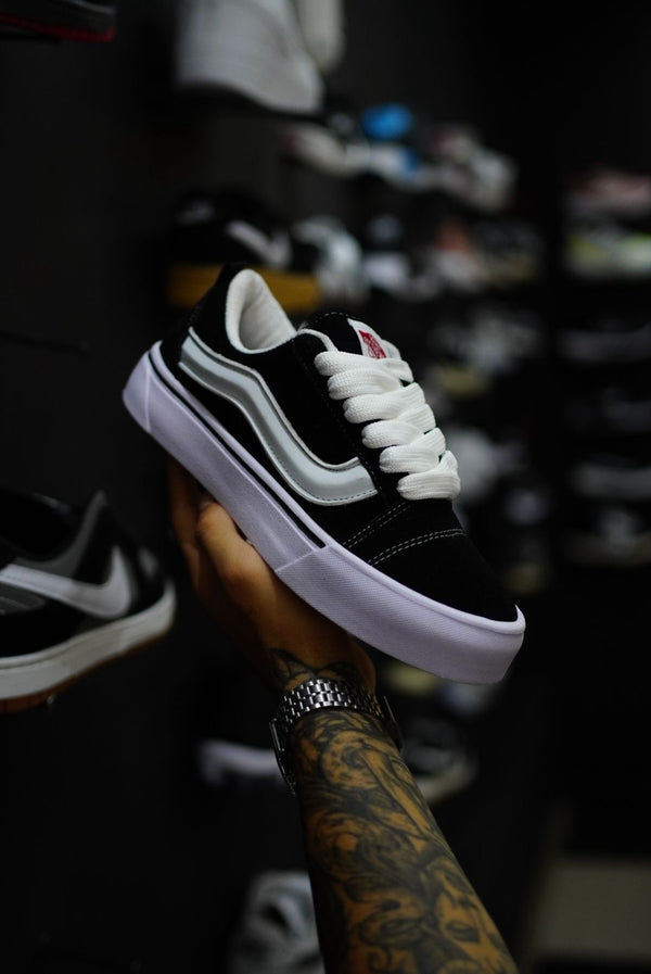 VANS KNU SKOOL