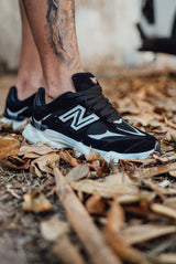 NEW BALANCE 9060 PRETO E BRANCO