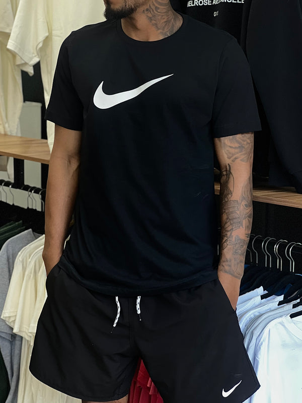 CAMISETA NIKE LOGO GRANDE