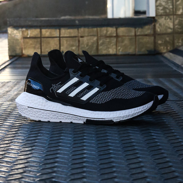 ADIDAS ULTRABOOST