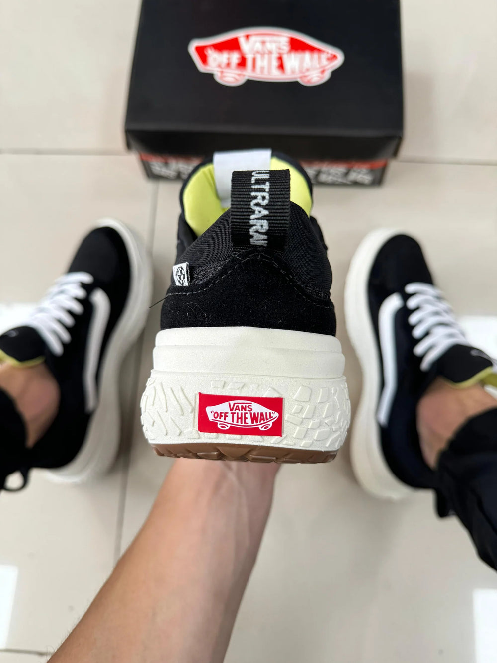 VANS VR3 NEO PRETO E BRANCO