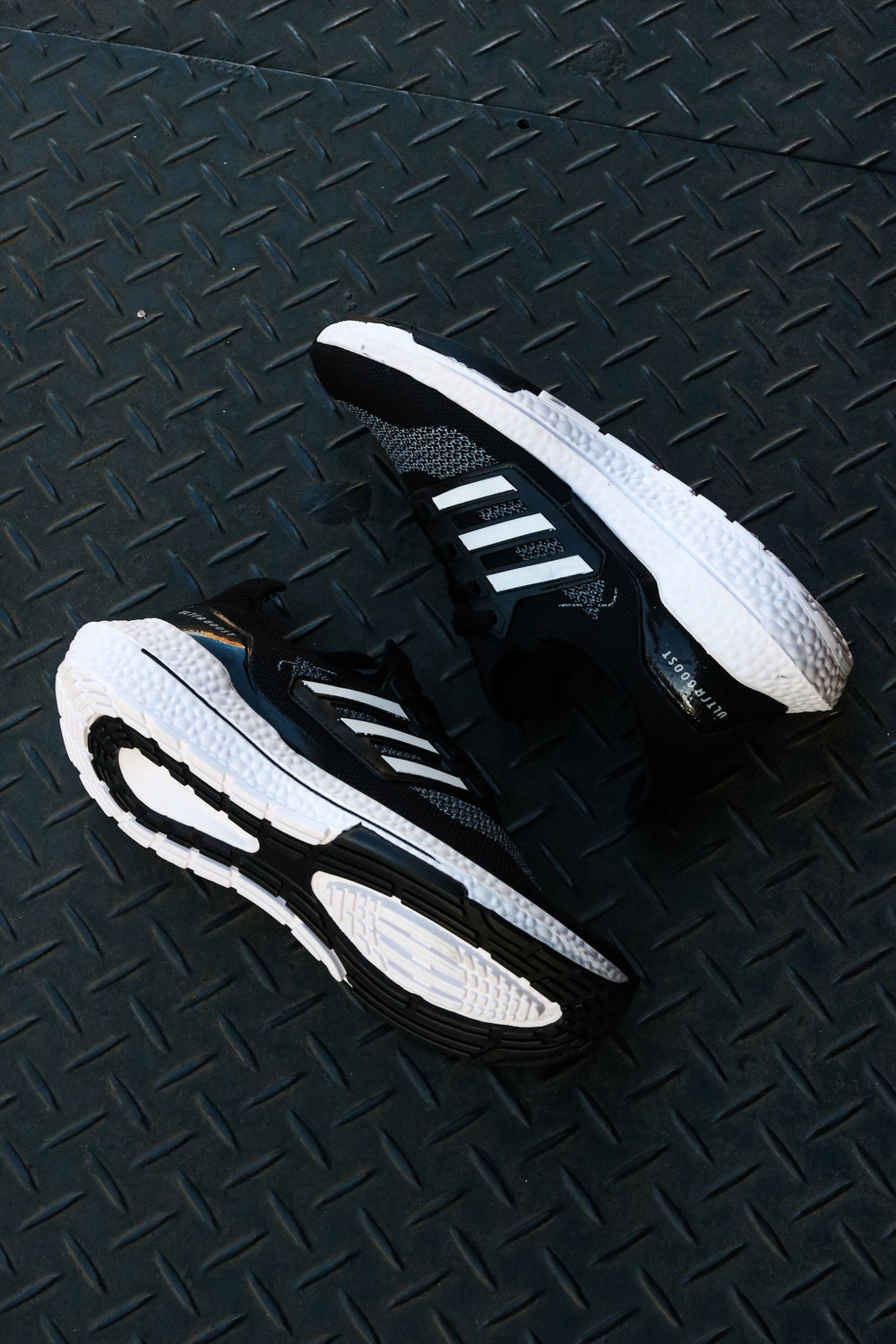 ADIDAS ULTRABOOST