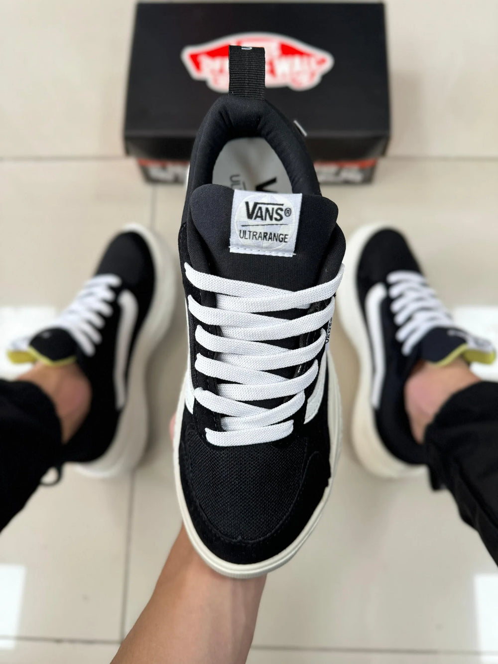 VANS VR3 NEO PRETO E BRANCO