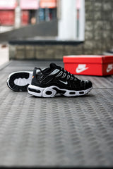 AIR TN PRETO E BRANCO