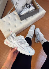 NEW BALANCE 530 BRANCO E ROSE